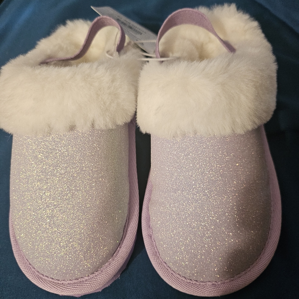 Cozy Purple and White Furry Outdoor Slippers Magellan NWT 10‎ Kids Size